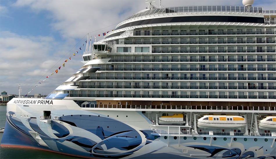 Crucero Norwegian Prima rompe sus amarras por fuertes vientos