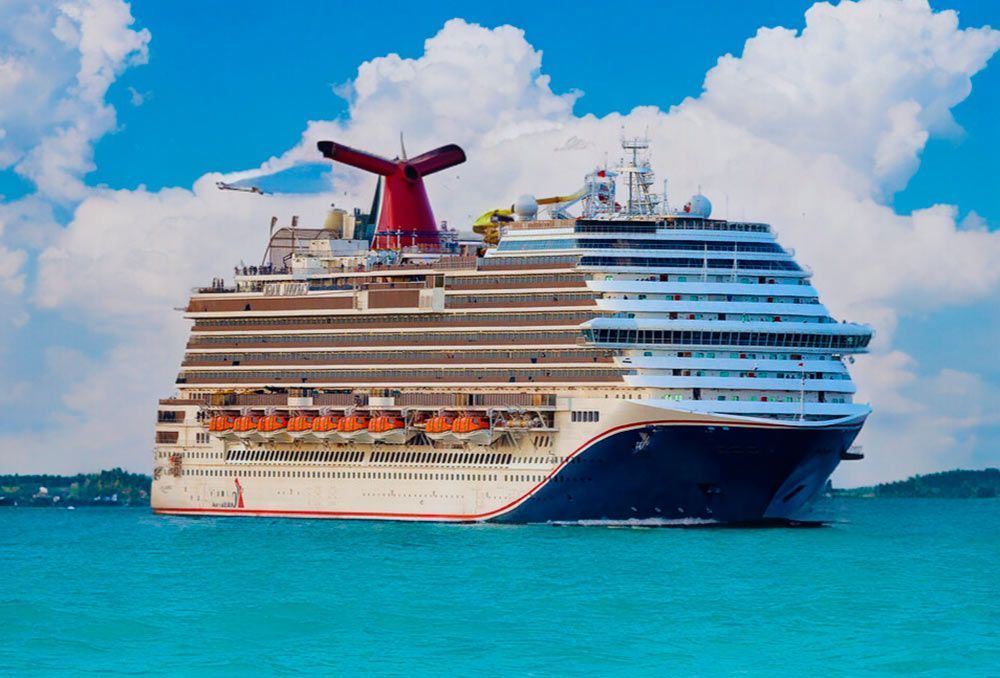 El crucero Carnival Magic con problemas para atracar en puerto