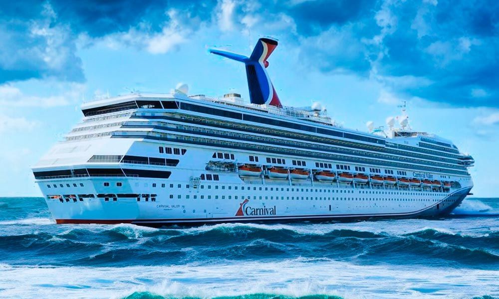 El crucero Carnival Sunrise sufre inundaciones a bordo por tormenta durante su navegación