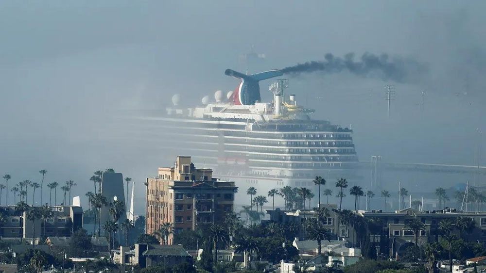 La niebla intensa cierra el puerto y provoca retrasos en el crucero