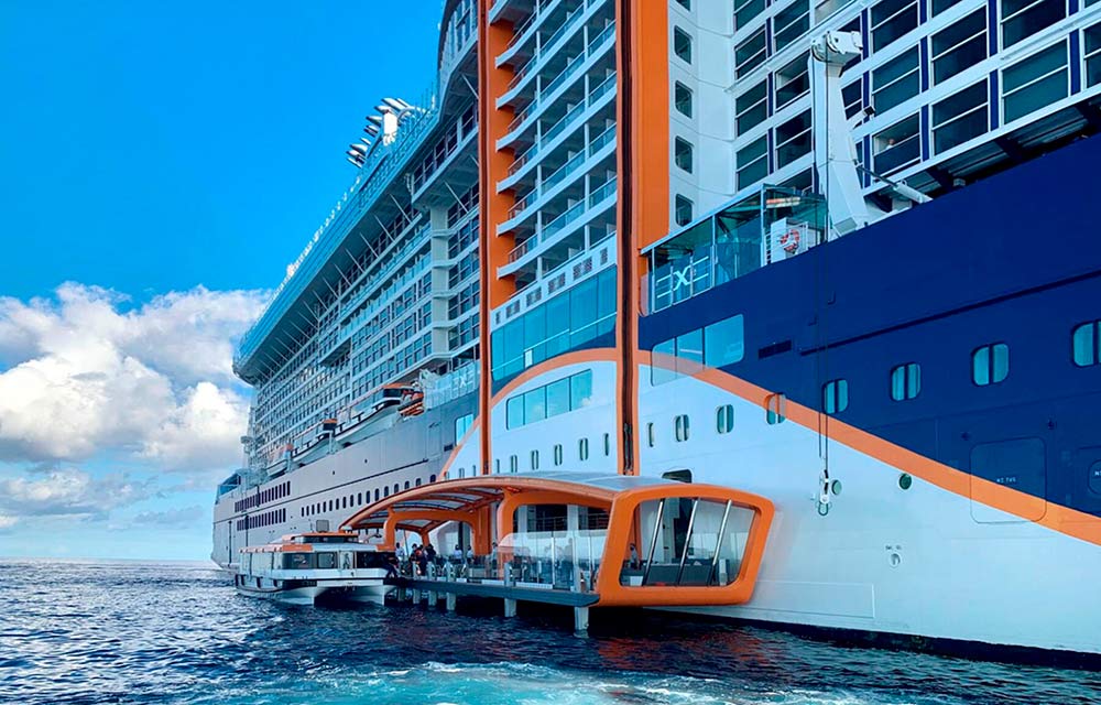 Un crucero rescata a un barco a la deriva en el Caribe