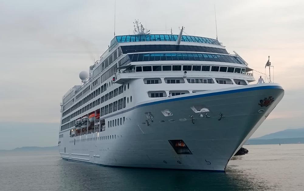 Un crucero realiza un rescate en el Atlántico, salvando a 68 personas