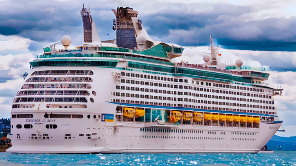 Pasajero de crucero cae al agua del Explorer of the Seas