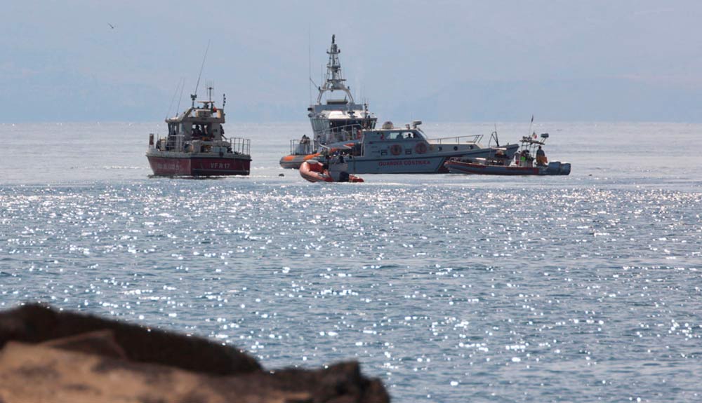 Un muerto y seis desaparecidos tras el naufragio de un yate de lujo